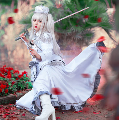 Cosplay Posing